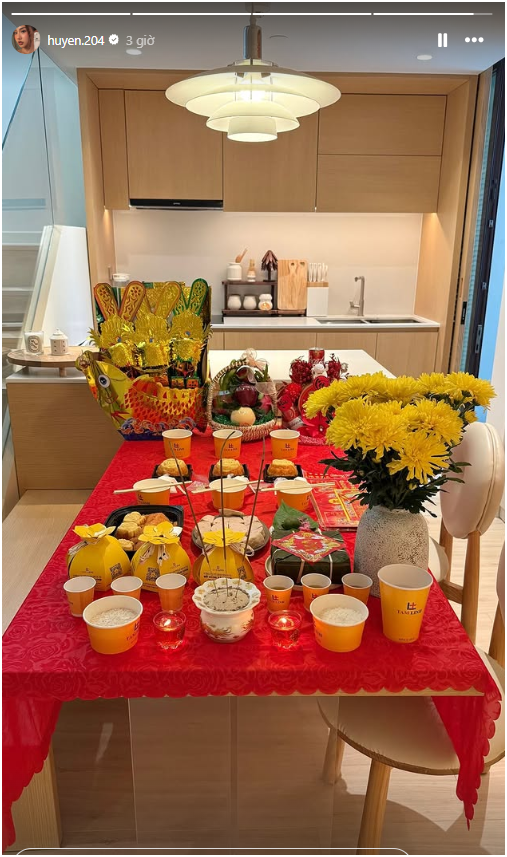 Hội mỹ nhân Việt, dâu hào môn, vợ giám đốc khoe mâm cỗ cúng ông công ông Táo - Ảnh 11.