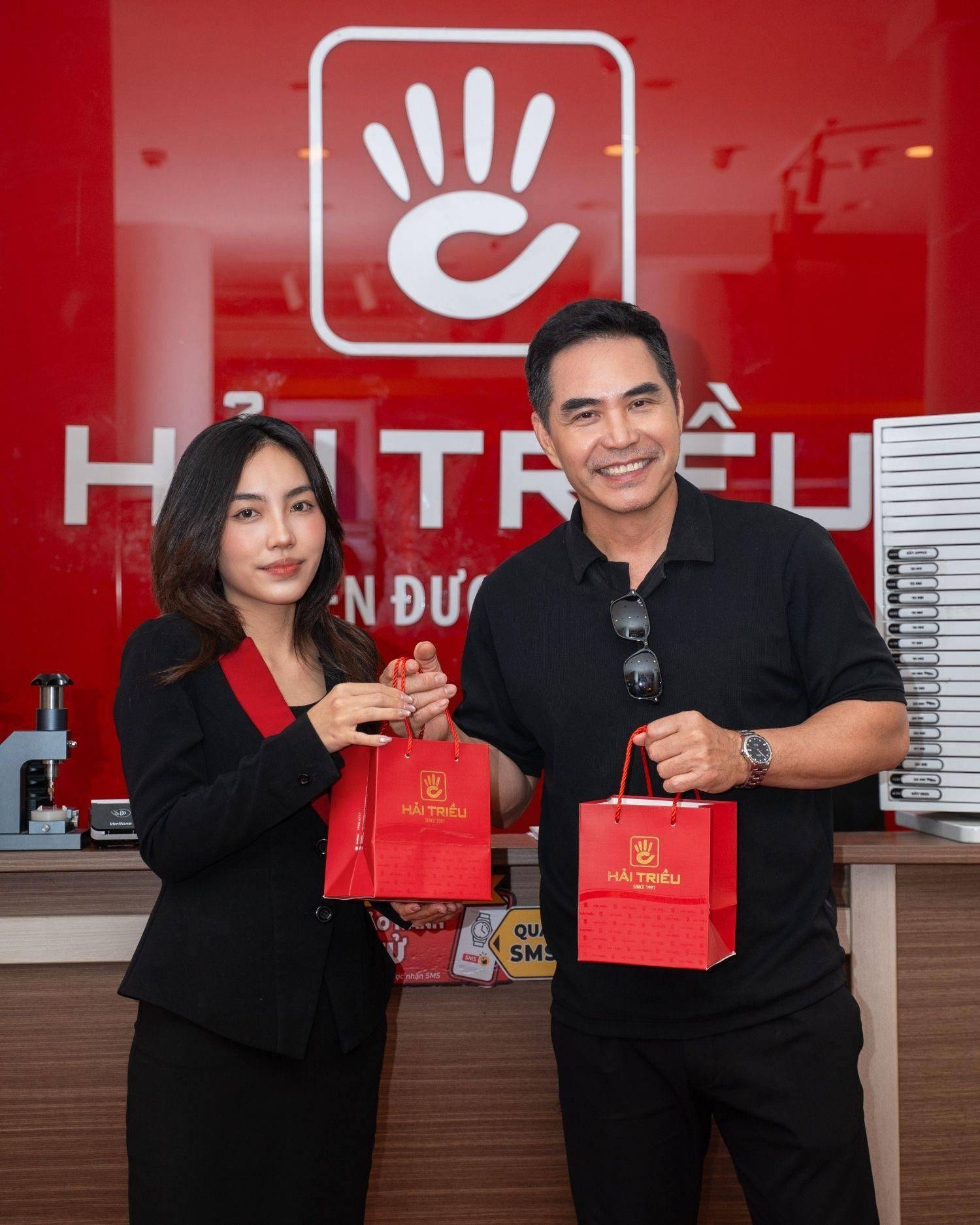 Diễn viên Trung Dũng đeo đồng hồ KOI Bát Mã gây sốt - Ảnh 1.