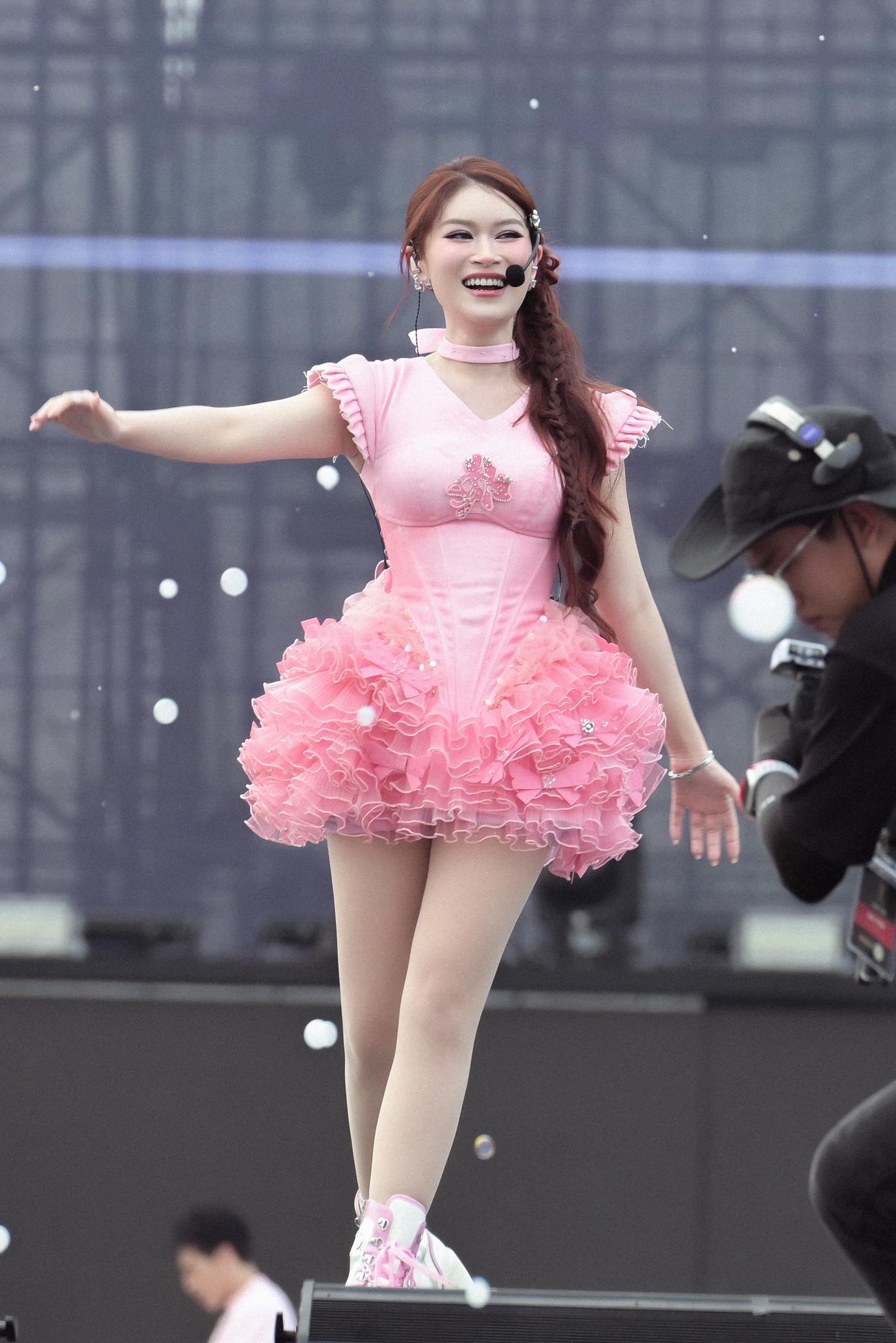 Tiểu thư 7000 tỷ nghiện m&agrave;u hồng quanh năm, chỉ l&agrave;m điều n&agrave;y v&agrave;o M&ugrave;ng 1 v&igrave; tin phong thủy- Ảnh 2.