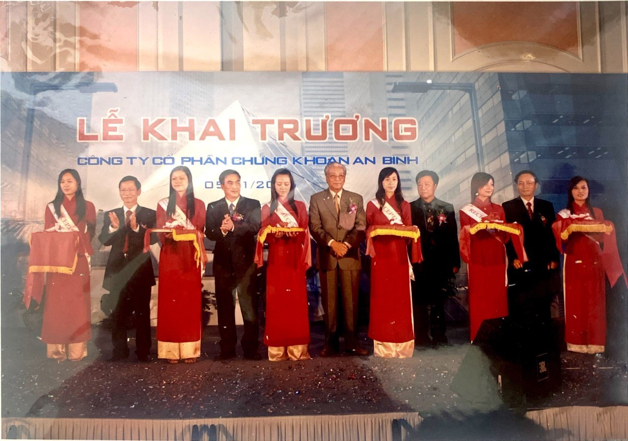 20 năm chặng đường ABS - Sẵn sàng vươn tầm - Ảnh 2.