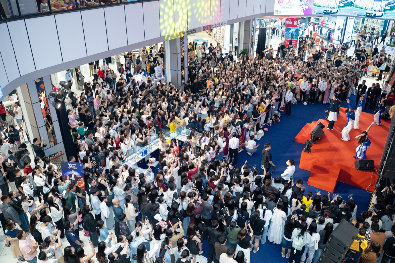 Rước lộc Thần Tài cùng PNJ với cơ hội sở hữu xe Mercedes-Benz - Ảnh 4.