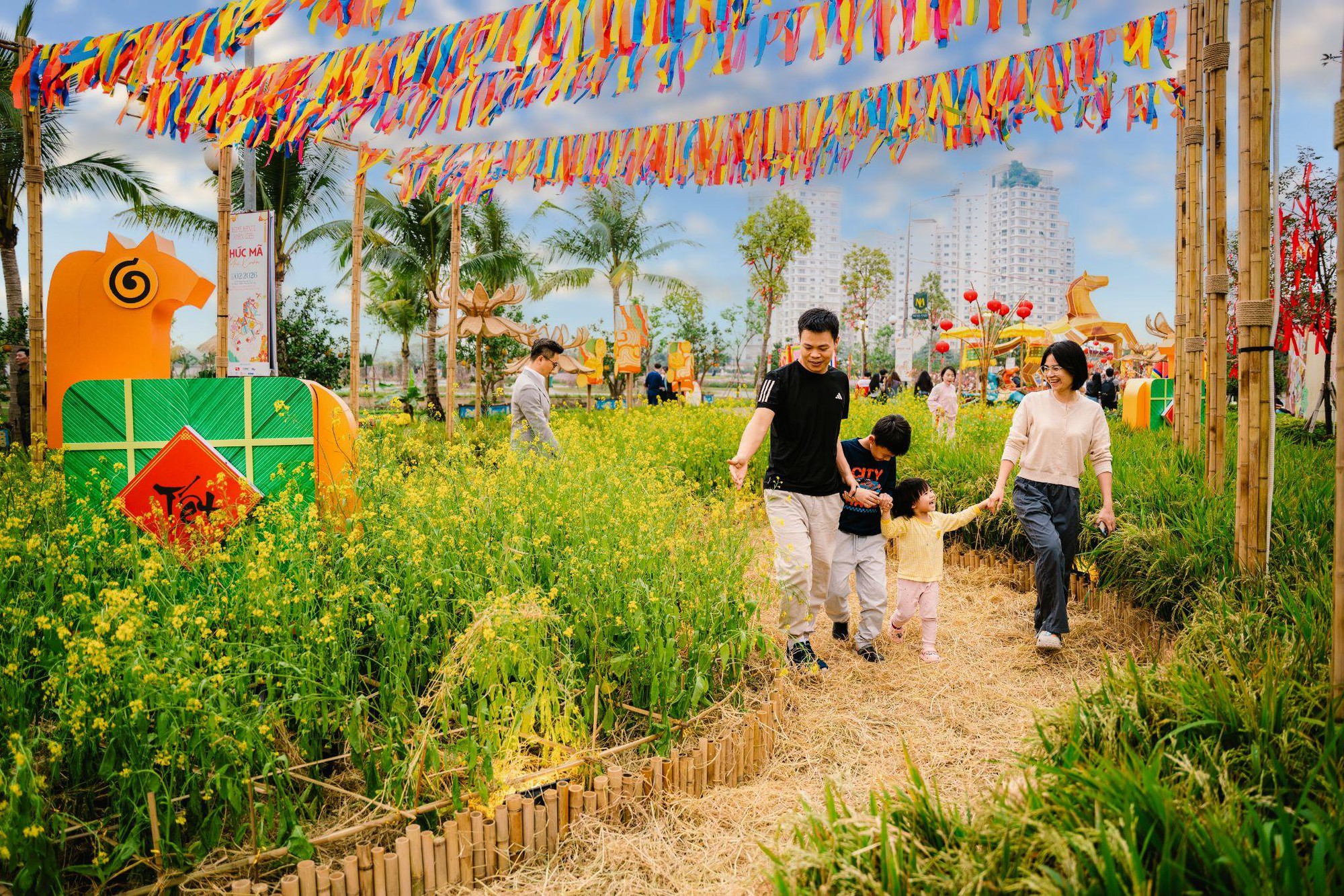 Giải mã Đường hoa Home Hanoi Xuan 2026: Tọa độ du xuân mới đang được giới trẻ Hà Nội rủ nhau check-in - Ảnh 8.