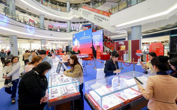 Rước lộc Thần Tài cùng PNJ với cơ hội sở hữu xe Mercedes-Benz - Ảnh 1.