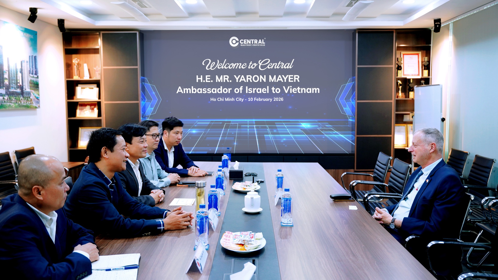 Ngài Đại sứ Đặc mệnh Toàn quyền Israel đến thăm và chúc Tết CENTRAL - Ảnh 2.