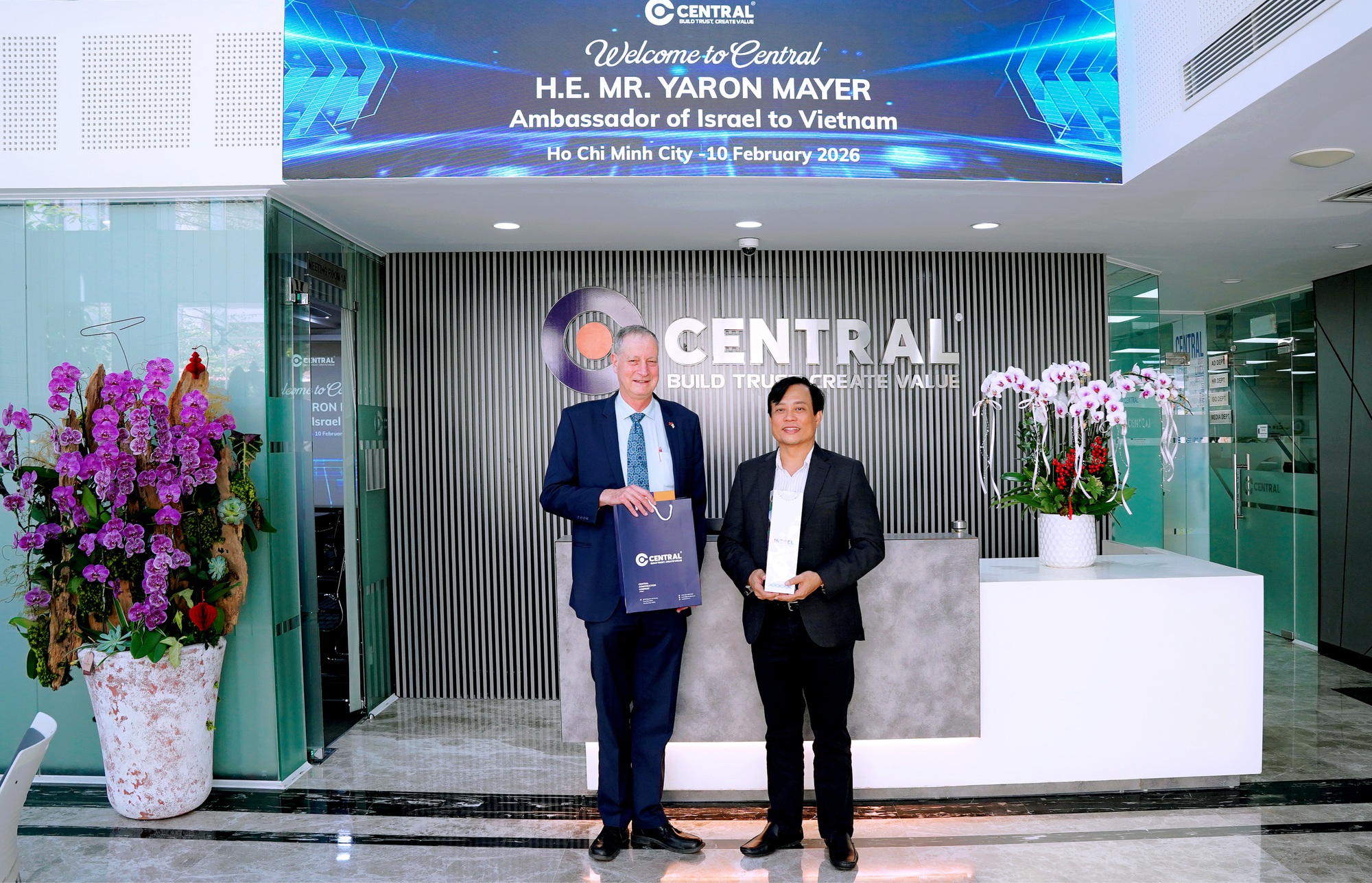 Ngài Đại sứ Đặc mệnh Toàn quyền Israel đến thăm và chúc Tết CENTRAL - Ảnh 4.