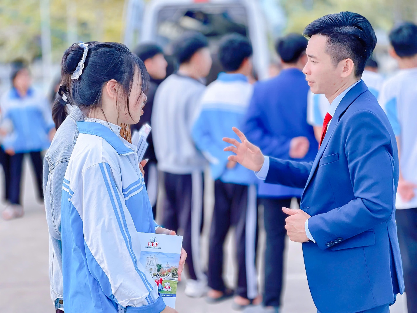 Thí sinh Tây Nguyên xét học bổng sớm: Chủ động “giữ chỗ” ngành học tại UEF - Ảnh 2.