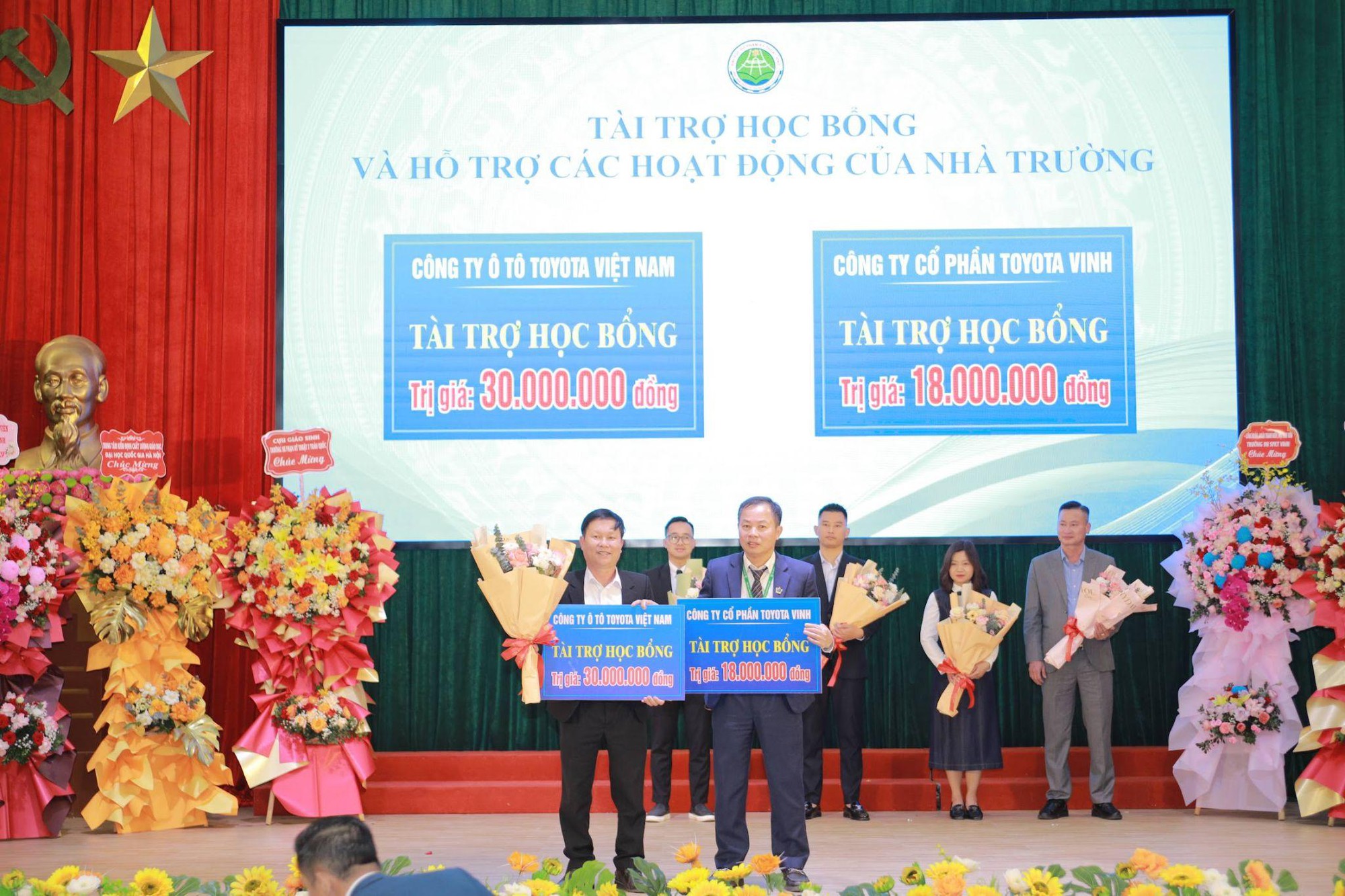 Toyota Việt Nam cùng các đại lý trao tặng 123 suất học bổng hỗ trợ sinh viên năm 2025- Ảnh 2.