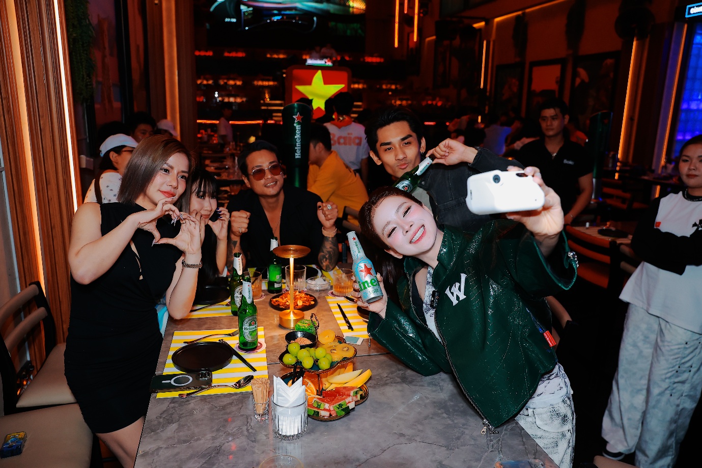 Heineken mang đến “Phi Vụ Ẩn” rủ Gen Z mở kết nối thật - Ảnh 4. Heineken mang đến “Phi Vụ Ẩn” rủ Gen Z mở kết nối thật - Ảnh 4.