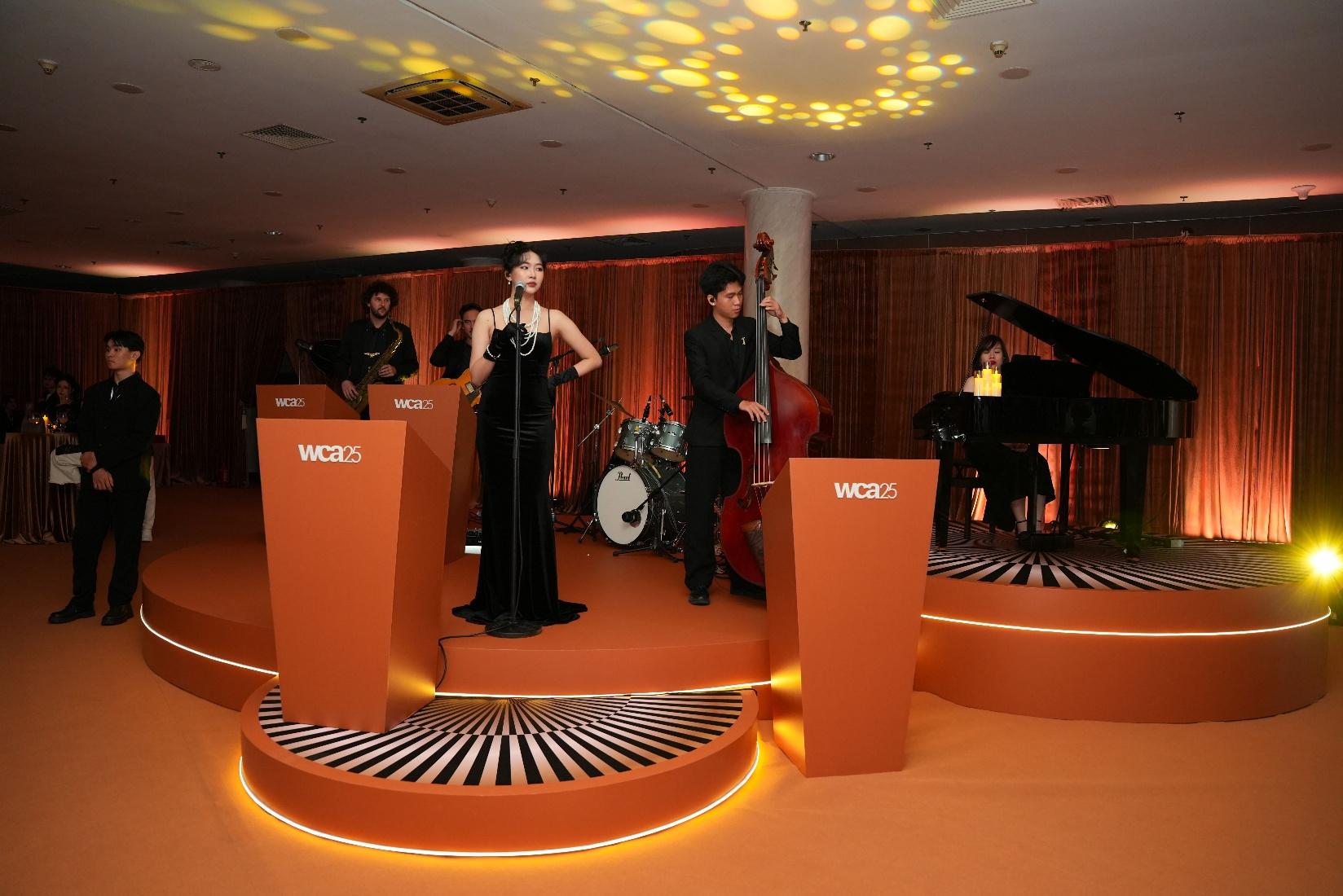 Cận cảnh sự kiện gặp gỡ của những người tiên phong góp phần kiến tạo phát triển Việt Nam- Ảnh 2.