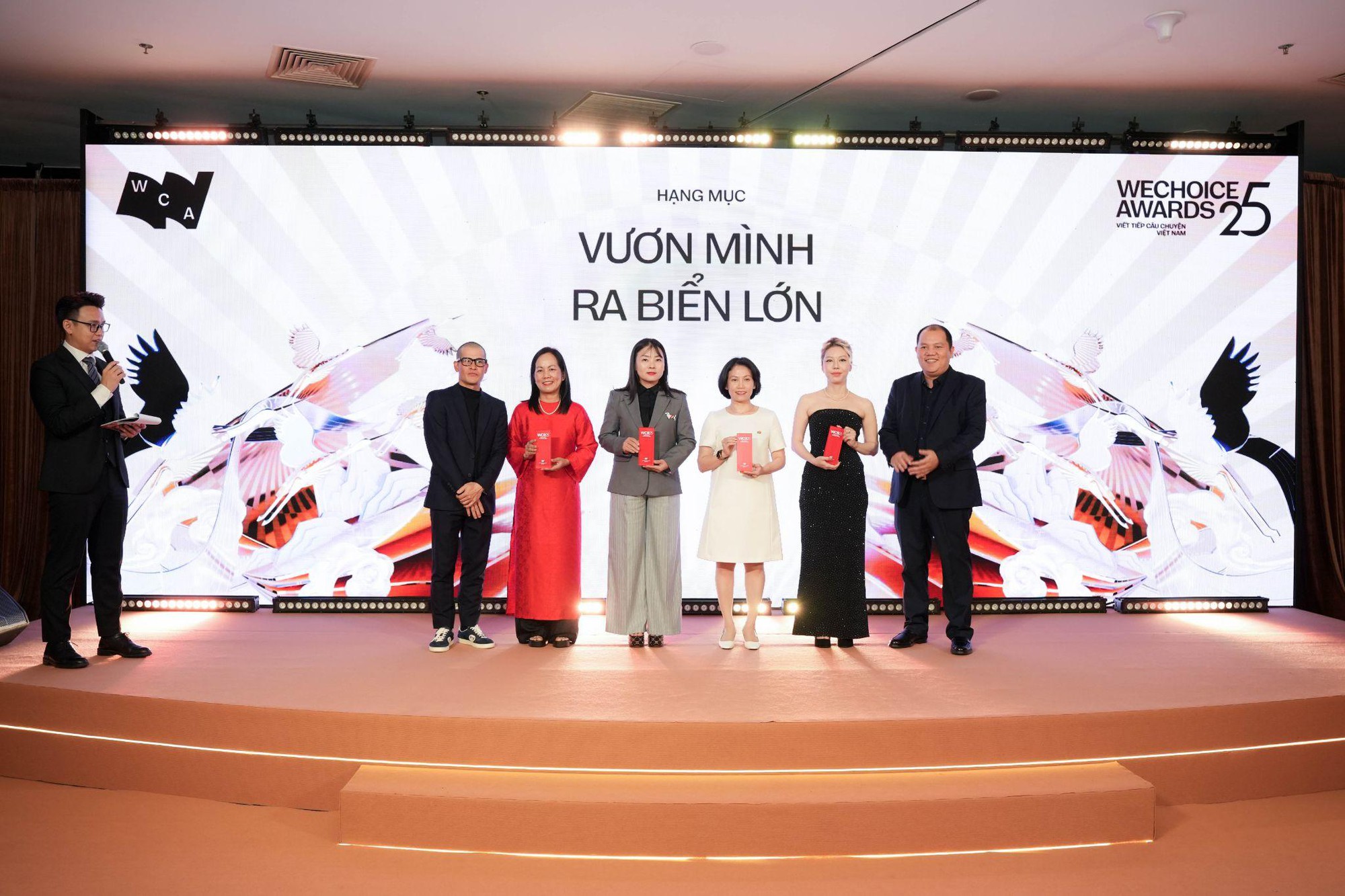 Cận cảnh sự kiện gặp gỡ của những người tiên phong góp phần kiến tạo sự phát triển Việt Nam- Ảnh 5.