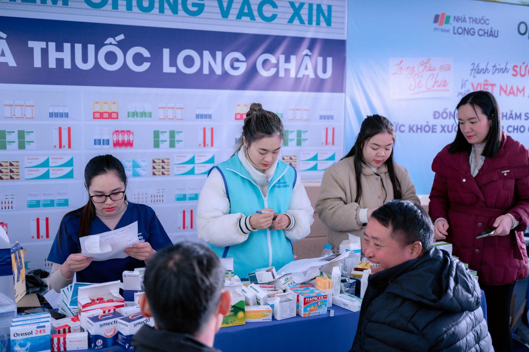 Đưa Tết ấm đến gần hàng nghìn hoàn cảnh khó khăn: Hành trình tiếp nối lan tỏa yêu thương của Long Châu trong mùa xuân 2026 - Ảnh 4.