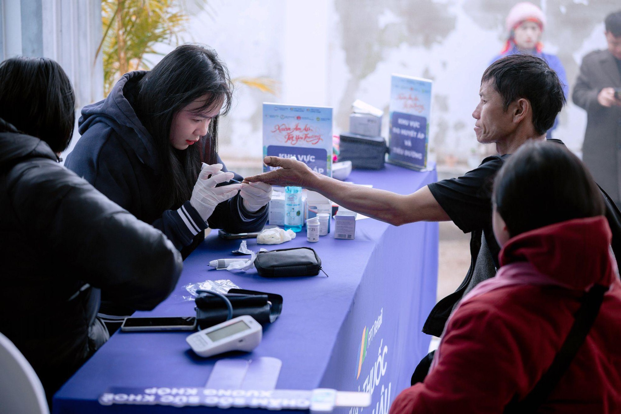 Đưa Tết ấm đến gần hàng nghìn hoàn cảnh khó khăn: Hành trình tiếp nối lan tỏa yêu thương của Long Châu trong mùa xuân 2026 - Ảnh 5.