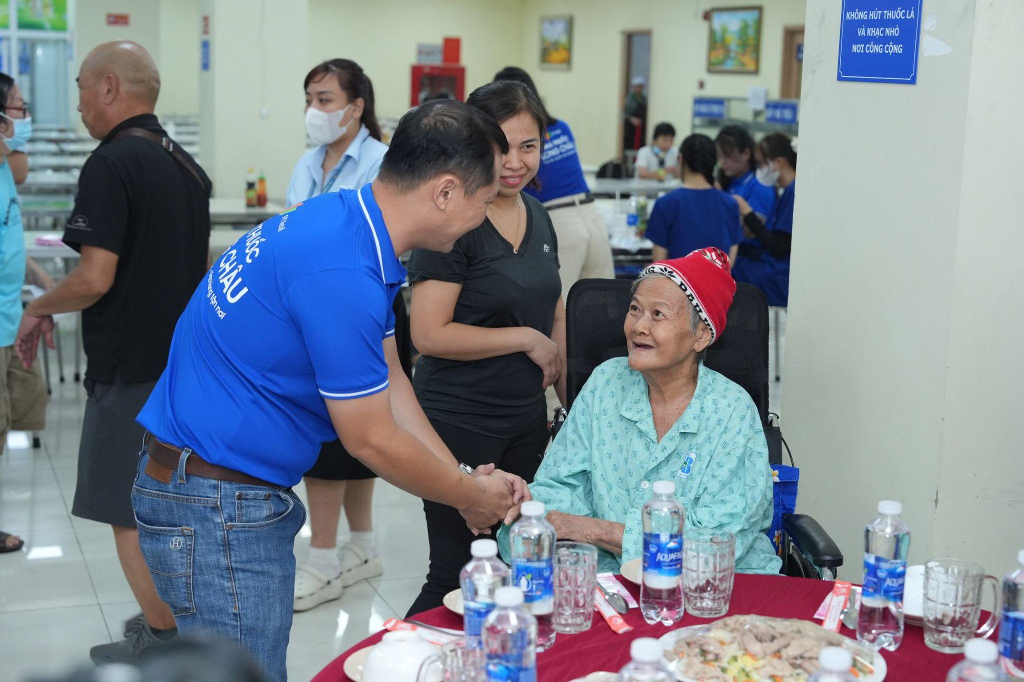 Đưa Tết ấm đến gần hàng nghìn hoàn cảnh khó khăn: Hành trình tiếp nối lan tỏa yêu thương của Long Châu trong mùa xuân 2026 - Ảnh 10.