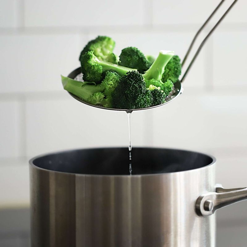 Mùng 1 Tết, làm ngay món ăn này: Chỉ mất khoảng 10 phút nấu mà đẹp mắt lại mang ý nghĩa cầu tài lộc- Ảnh 3.