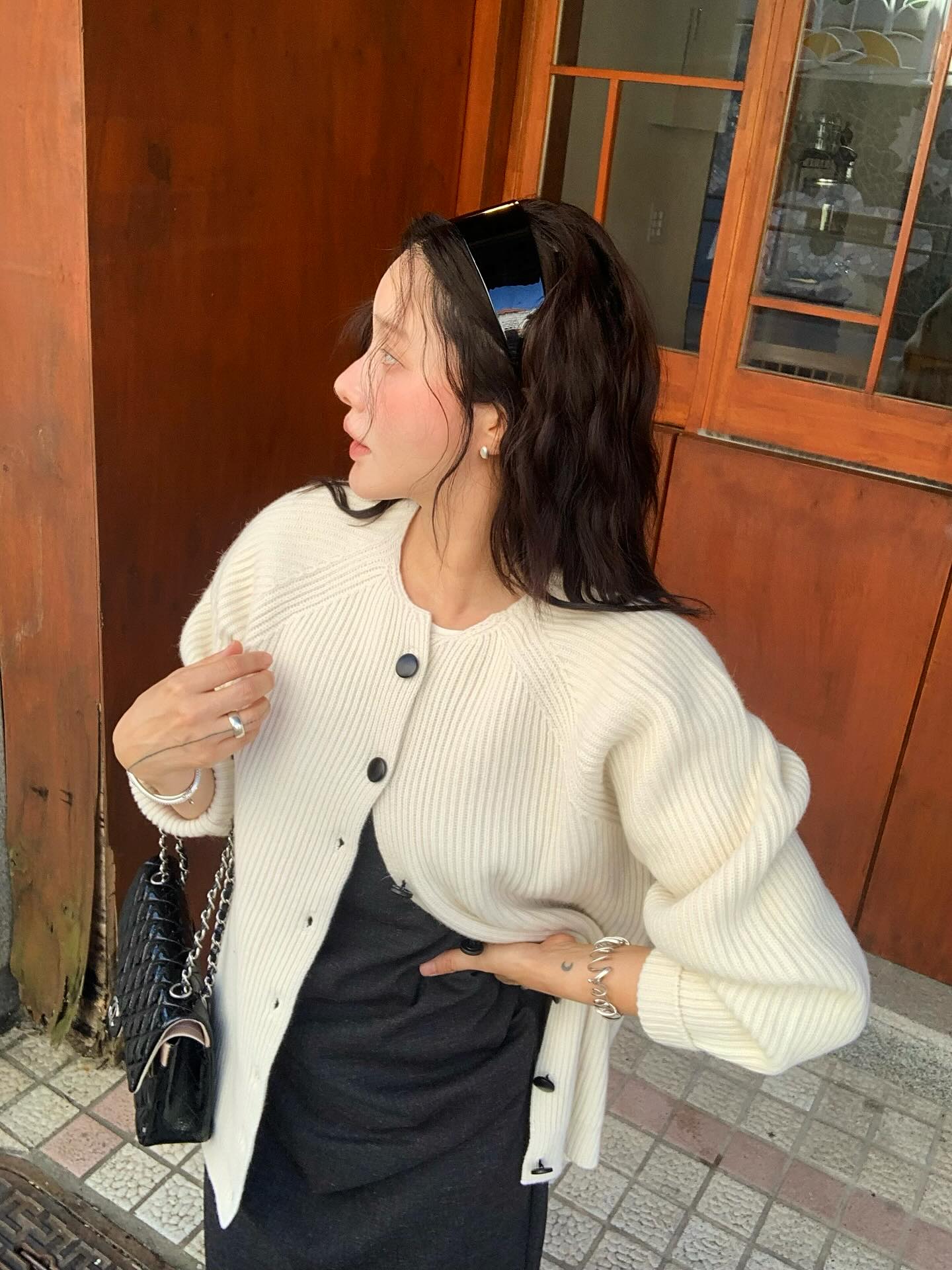 5 kiểu tóc lên hình sống ảo đẹp mãn nhãn, nâng cấp cả bộ trang phục - Ảnh 2.