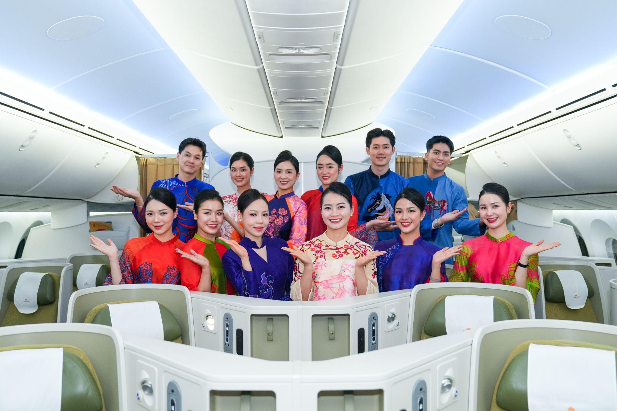 Di sản văn hóa Việt trong hành trình phát triển thương hiệu Vietnam Airlines - Ảnh 1.