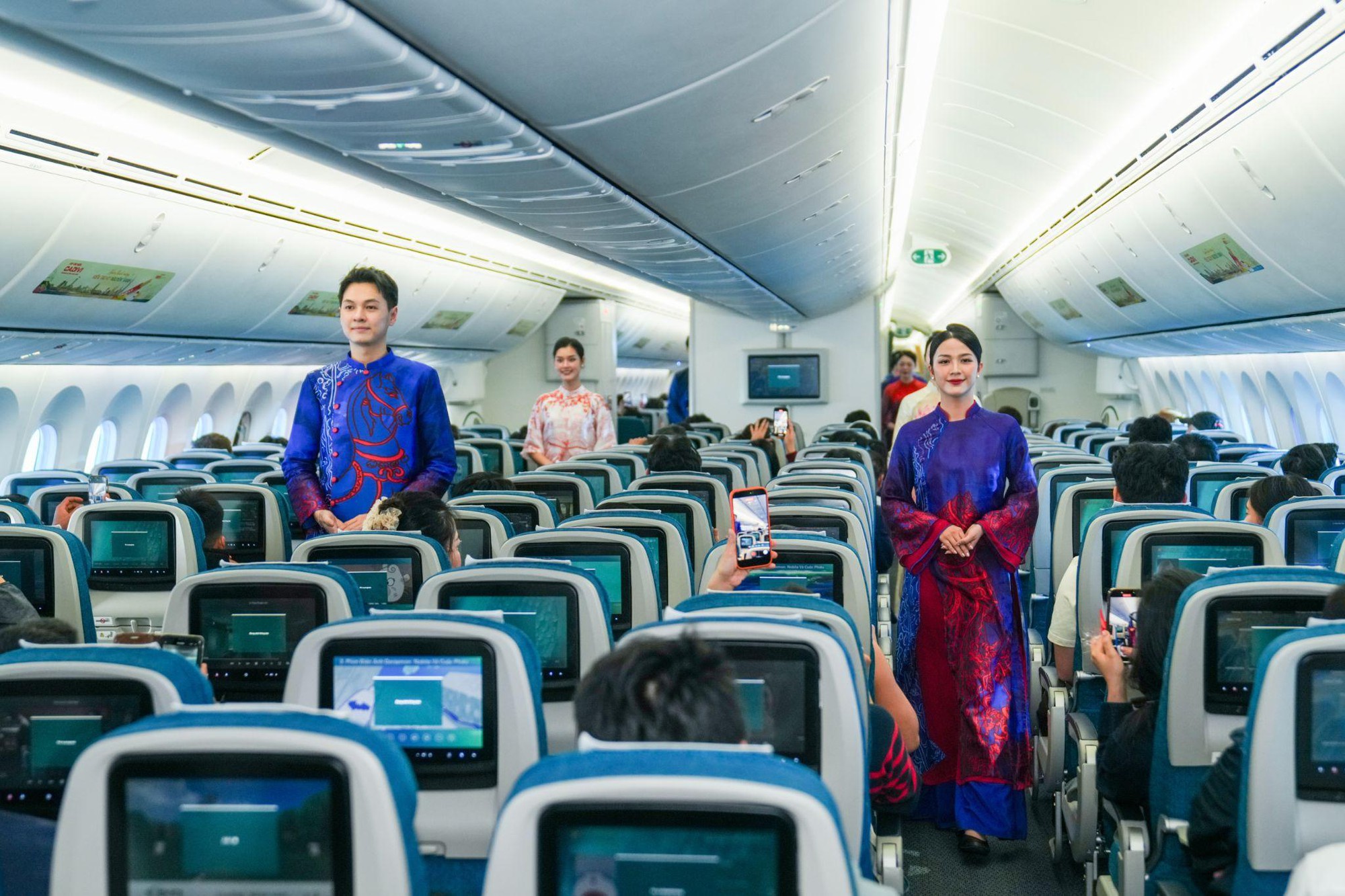 Di sản văn hóa Việt trong hành trình phát triển thương hiệu Vietnam Airlines - Ảnh 2.