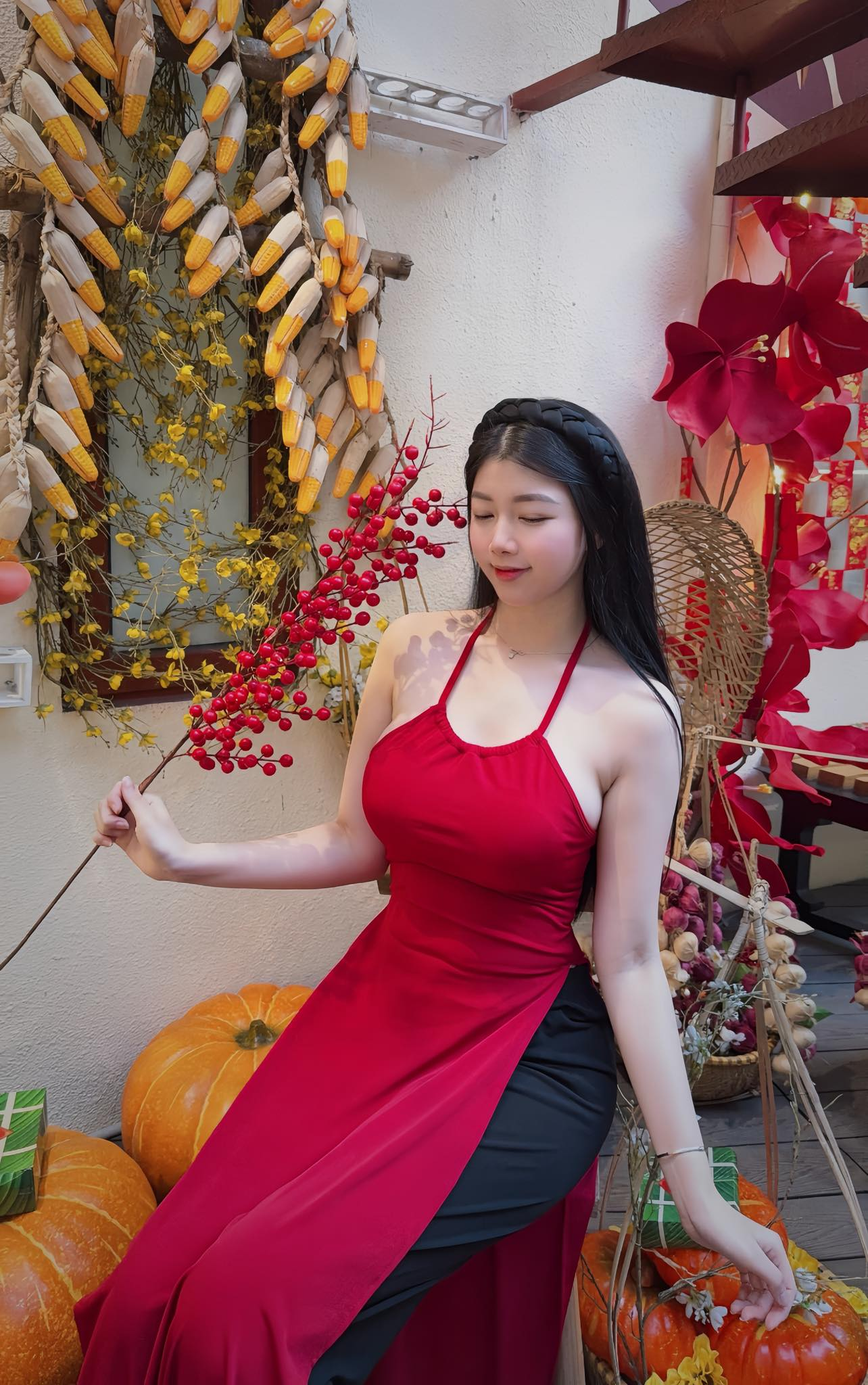 "Lên đồ" đón năm mới, hot girl xinh đẹp khiến vô số anh em game thủ "xuất khẩu" thành thơ - Ảnh 1.