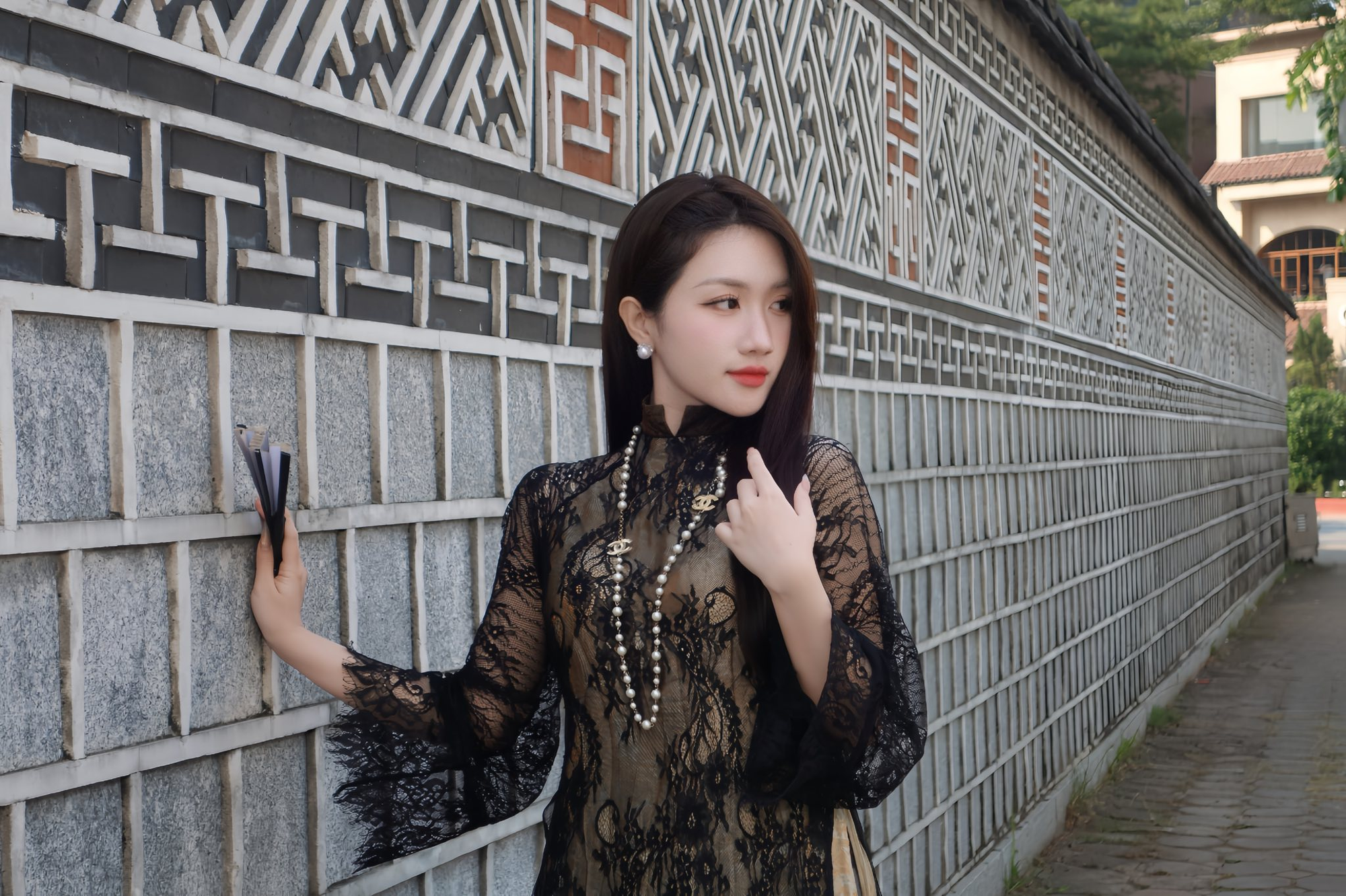 "Chốt hạ" cuối năm bằng bộ ảnh áo dài, MC Linh Nắng khiến triệu anh em game thủ mê mệt - Ảnh 2.