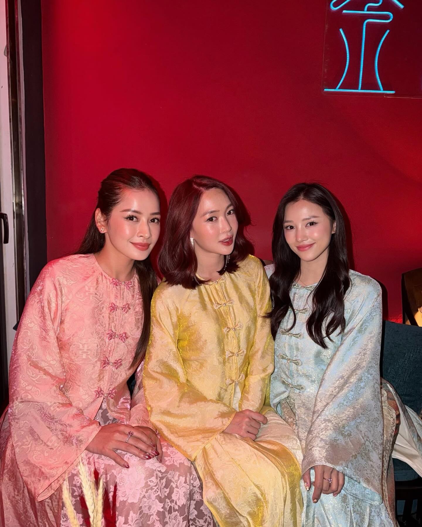 29 Tết MXH ngập ảnh d&agrave;n sao Việt diện &aacute;o b&agrave; ba, kh&ocirc;ng kh&iacute; xốn xang vui qu&aacute; chừng!- Ảnh 15.