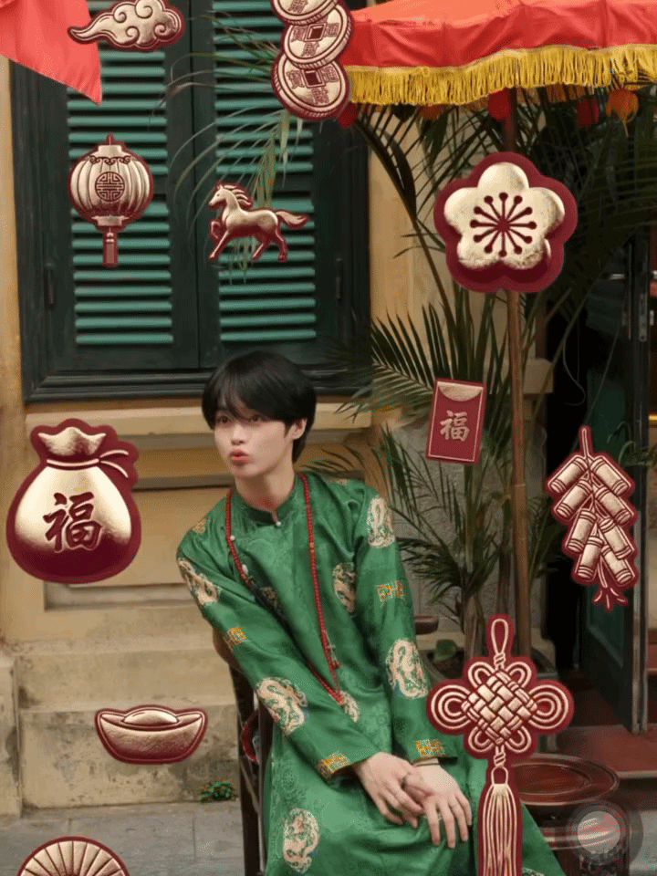 Nam thần trong nhóm nhạc Hàn Quốc tung ngay bộ ảnh áo dài đón Tết, hoá ra vì lý do đặc biệt!- Ảnh 1.