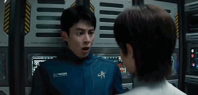 Mỹ nam ê chề nhất mùng 1 Tết: Diễn dở lại còn phông bạt, hại phim Tết bị khán giả đòi trả lại tiền vé- Ảnh 2.