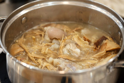 Nấu canh măng chớ bỏ qua 3 thao tác quan trọng: Măng mềm nhừ, mùi không hăng, nước canh trong- Ảnh 4.