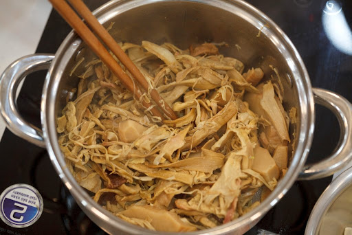 Nấu canh măng chớ bỏ qua 3 thao tác quan trọng: Măng mềm nhừ, mùi không hăng, nước canh trong- Ảnh 3.