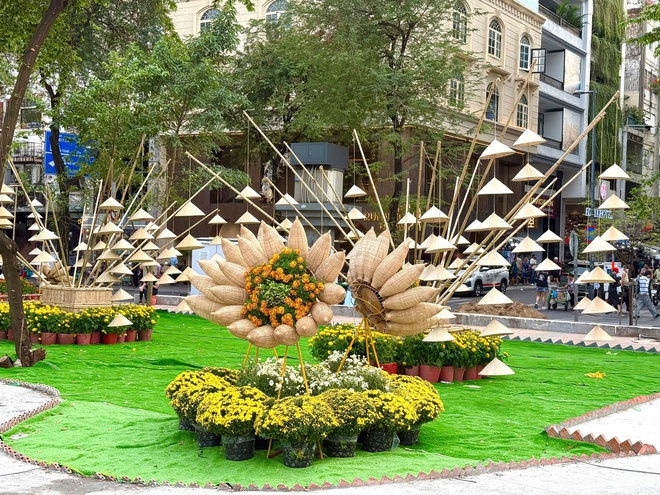 Cảnh tượng ngay lúc này tại khu đất giữa trung tâm TP.HCM: Nhiều người không tin vào mắt mình- Ảnh 2.