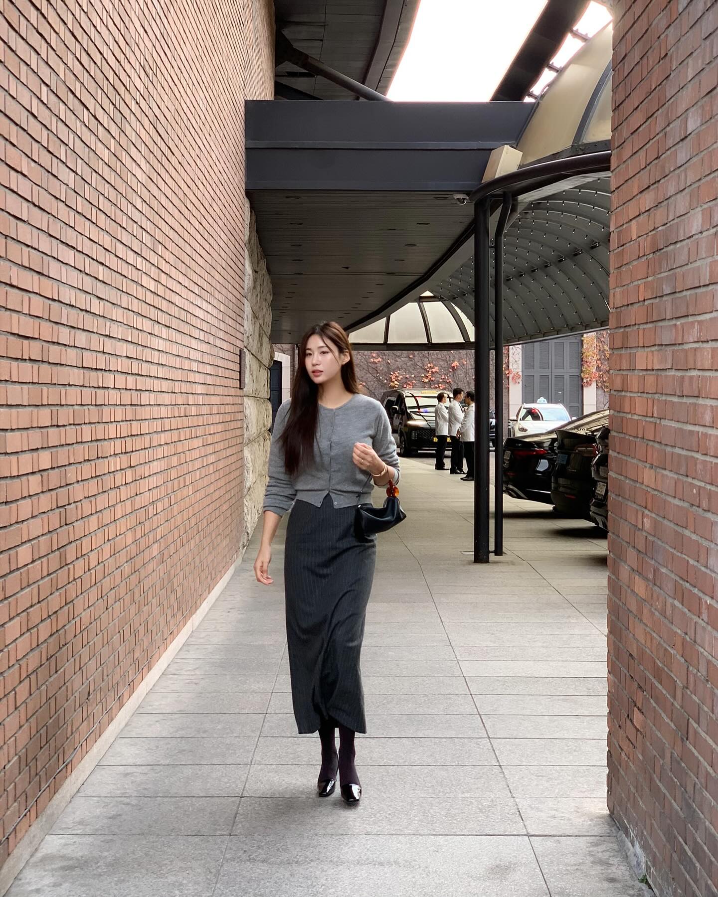 Mẫu chân váy hot nhất Tết này: Mặc lên cực tôn dáng, là bảo chứng cho vẻ ngoài thanh lịch- Ảnh 2.