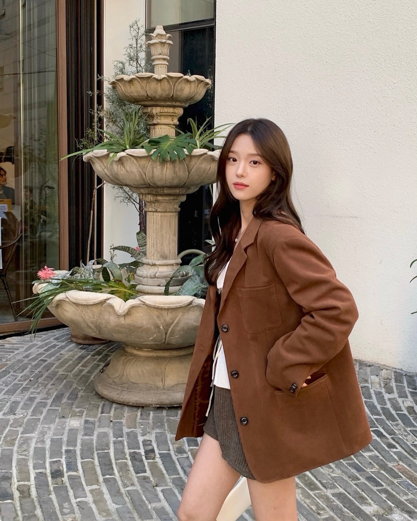 5 gam màu trang phục lên hình "sống ảo" đẹp nhất dịp Tết- Ảnh 1.