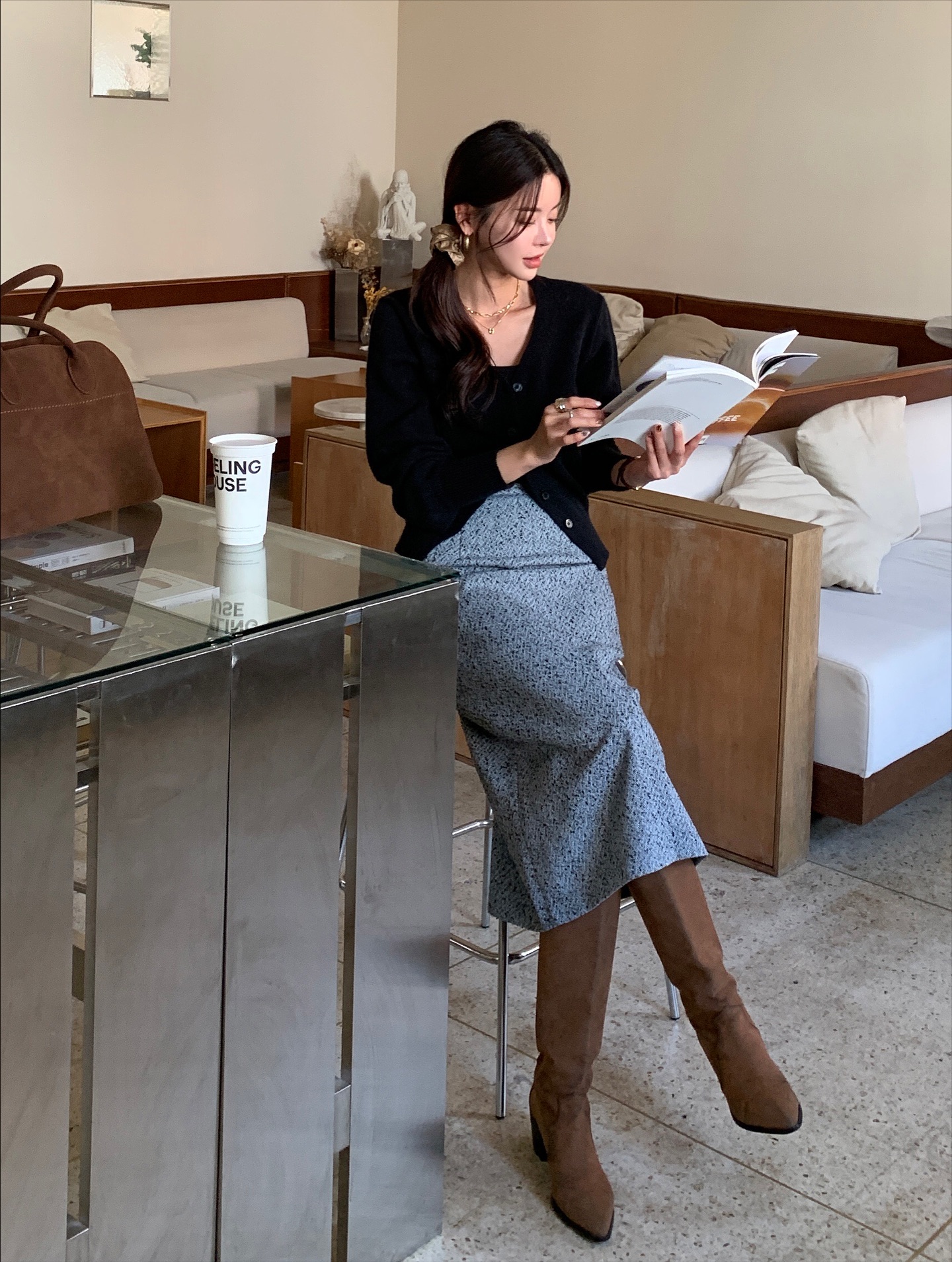 Mẫu chân váy hot nhất Tết này: Mặc lên cực tôn dáng, là bảo chứng cho vẻ ngoài thanh lịch- Ảnh 1.