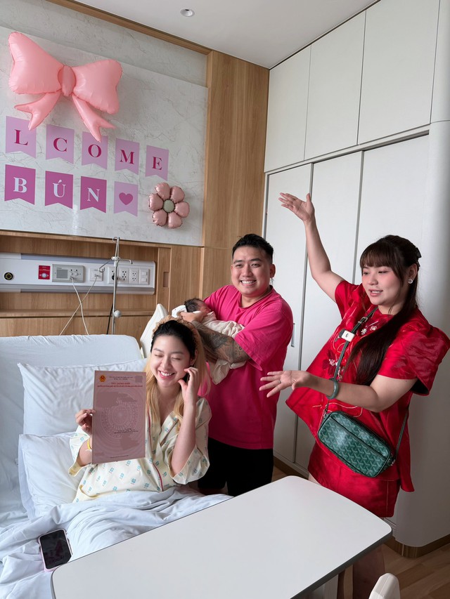 4 triệu người xem màn unbox lì xì 4 cây vàng: 716 triệu đồng vẫn gây tranh cãi!- Ảnh 4.