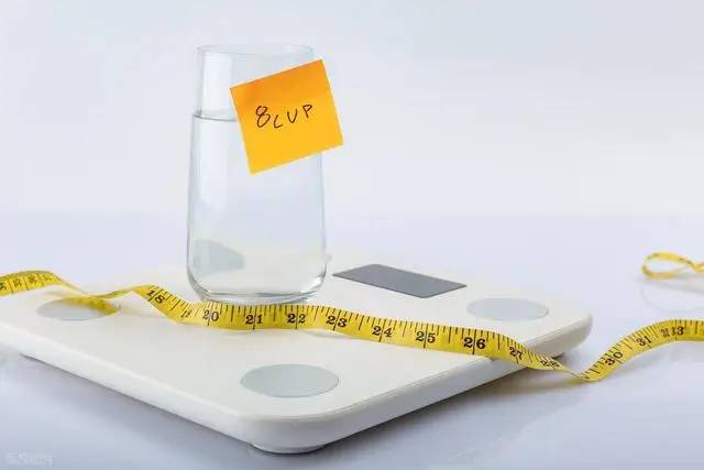 C&ugrave;ng giảm 5kg nhưng người thon gọn hẳn, người vẫn sồ sề: H&oacute;a ra kh&aacute;c nhau ở điều n&agrave;y- Ảnh 2.