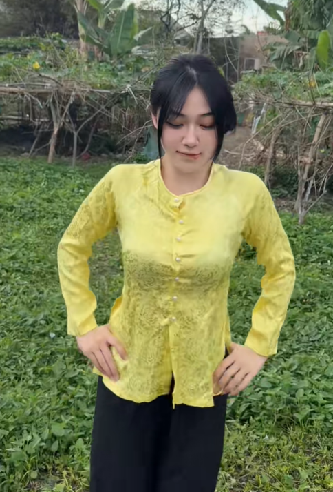 Diện áo bà ba đón Tết đầy khác biệt, Trần Hà Linh hút hơn 2 triệu view chỉ sau một ngày đăng clip mới - Ảnh 2.