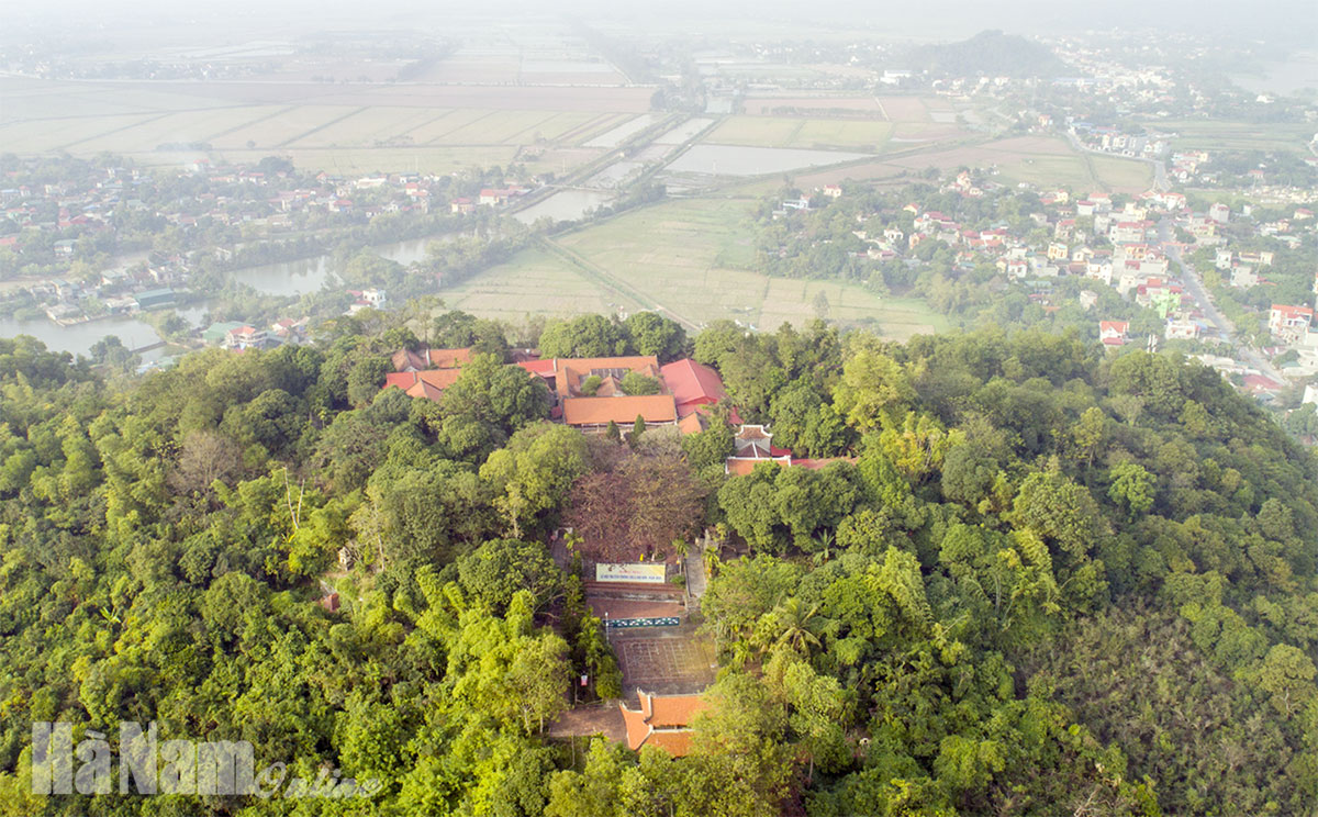 Ngọn núi cao chưa đến 100m, được mệnh danh là "núi rồng": Trên đỉnh có di tích quốc gia gần 1000 tuổi- Ảnh 2.