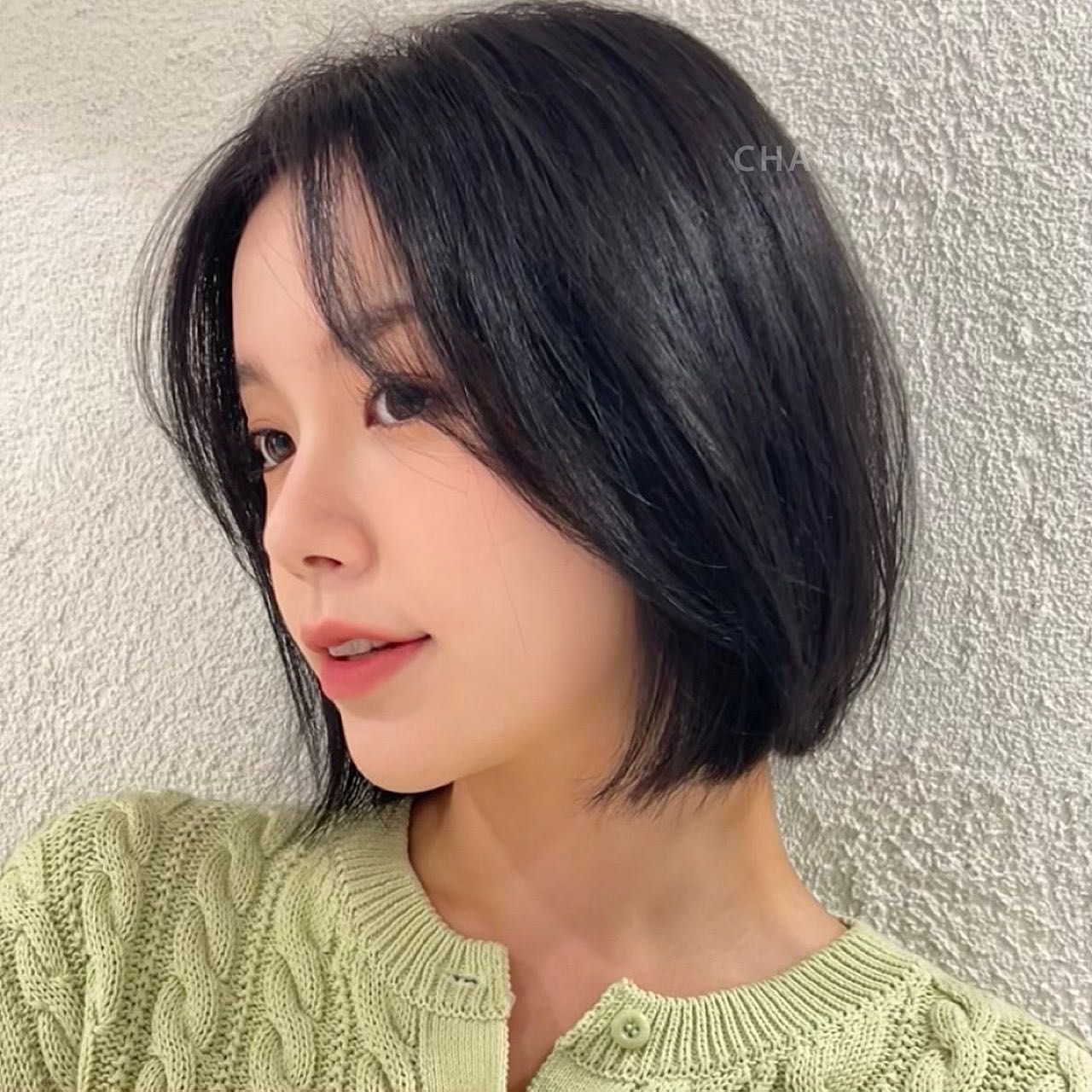 4 kiểu tóc ngắn đón Tết cho gương mặt tròn: Cực kỳ sang chảnh, "bùng nổ" vẻ ngọt ngào tươi trẻ- Ảnh 1.