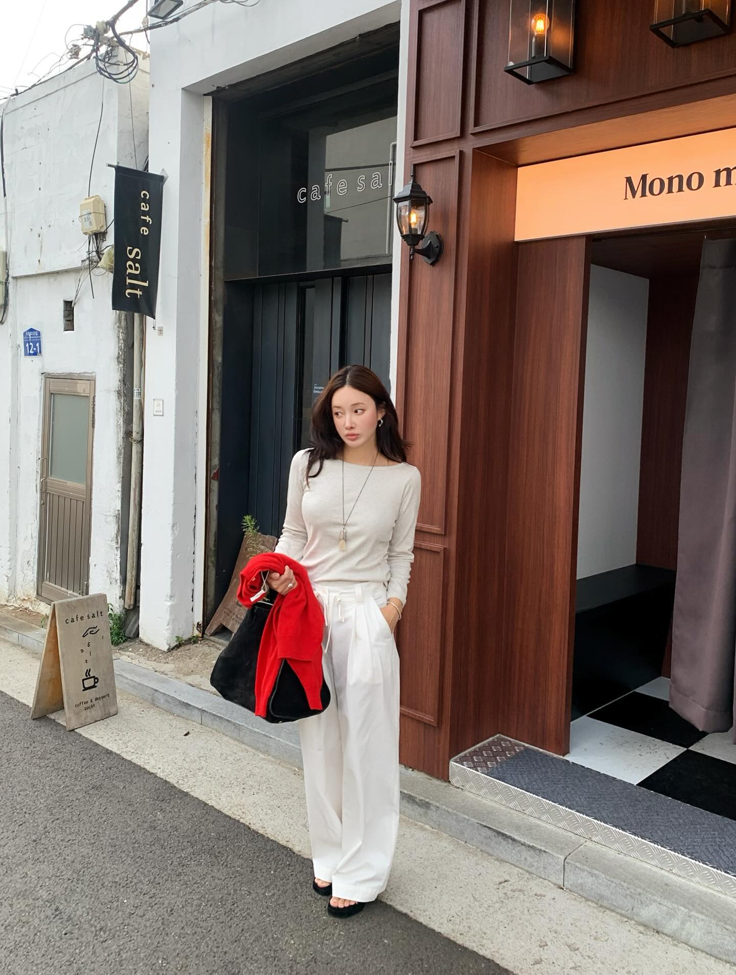 Sáng suốt nhất là sắm 4 kiểu áo dài tay này cho Tết, mặc lên trẻ ra vài tuổi- Ảnh 9.