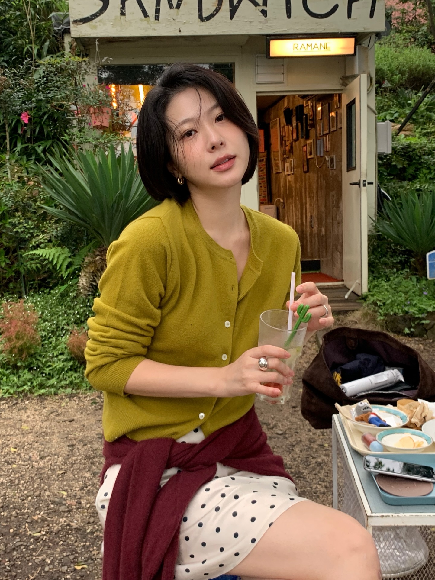 Sáng suốt nhất là sắm 4 kiểu áo dài tay này cho Tết, mặc lên trẻ ra vài tuổi- Ảnh 8.