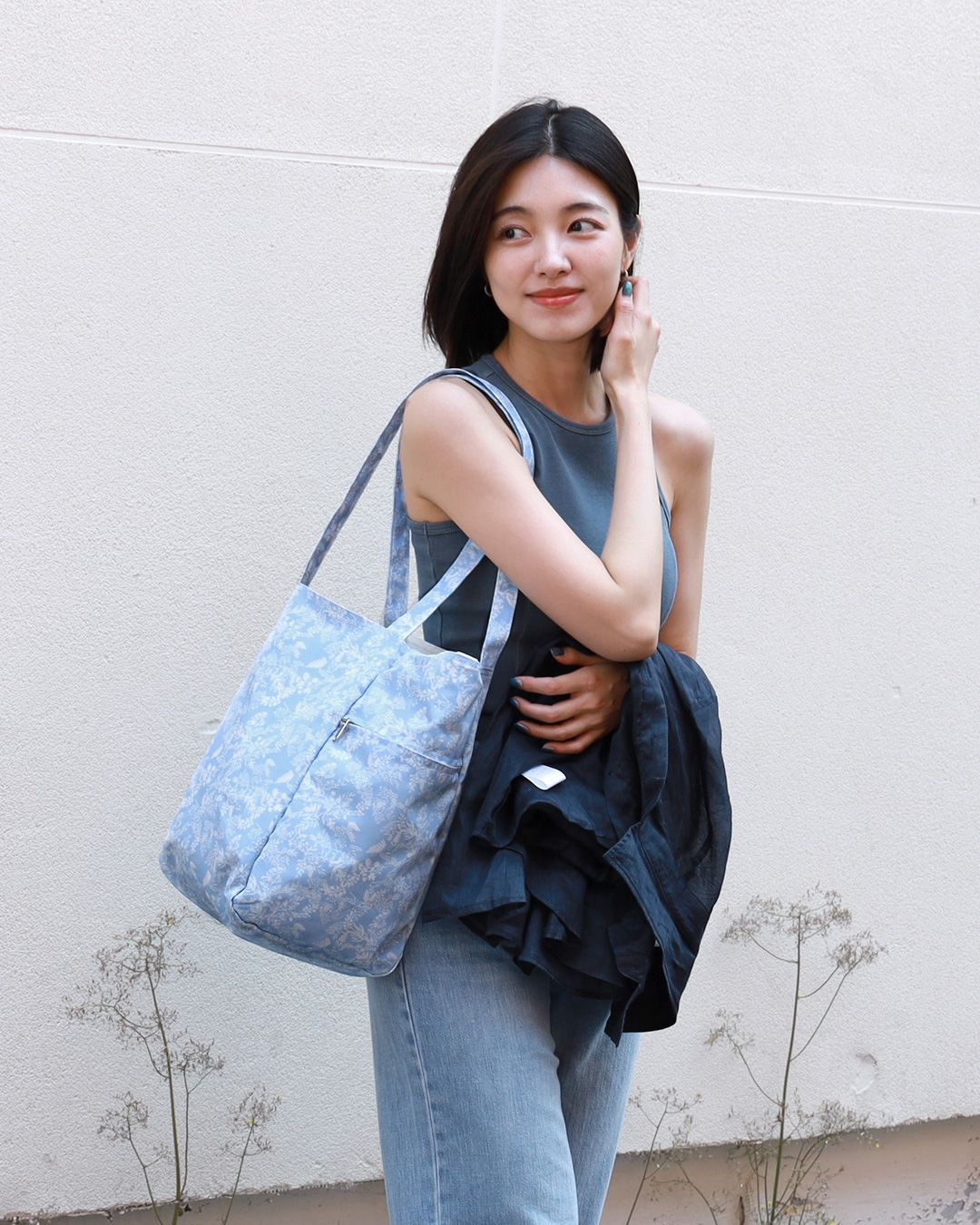 38 tuổi, tôi chỉ dùng đúng một chiếc túi suốt cả năm và tiết kiệm được nhiều tiền hơn mình tưởng- Ảnh 1.