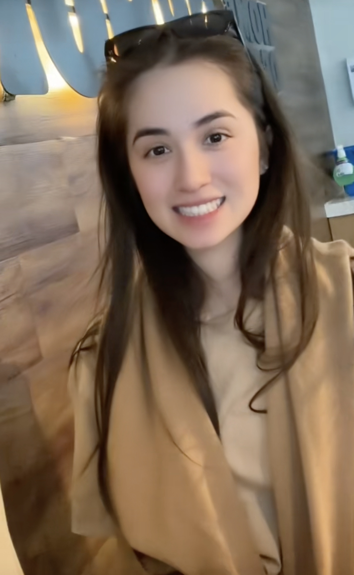 "Bạch nguyệt quang" của thiếu gia út nhà tỷ phú Jonathan Hạnh Nguyễn tự công khai điều giấu kín 3 năm- Ảnh 4. "Bạch nguyệt quang" của thiếu gia út nhà tỷ phú Jonathan Hạnh Nguyễn tự công khai điều giấu kín 3 năm- Ảnh 4.