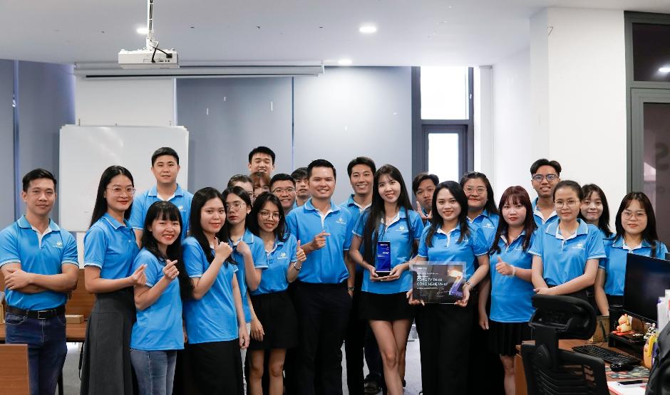 Ghi dấu tăng trưởng 2025: ViHAT nhận giải "Outstanding Growth Partner 2025" từ Zalo Business Solutions- Ảnh 7. Ghi dấu tăng trưởng 2025: ViHAT nhận giải "Outstanding Growth Partner 2025" từ Zalo Business Solutions- Ảnh 7.