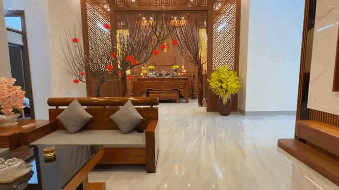 Cận cảnh bàn thờ Tết khiến 2 triệu người xuýt xoa: "Ước mơ cả đời tôi..."- Ảnh 1.