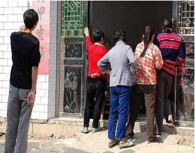 Bỏ 1,3 tỷ về quê xây nhà, ở chưa tròn một tuần người đàn ông lặng lẽ khóa cửa rời đi vì câu nói này- Ảnh 2.