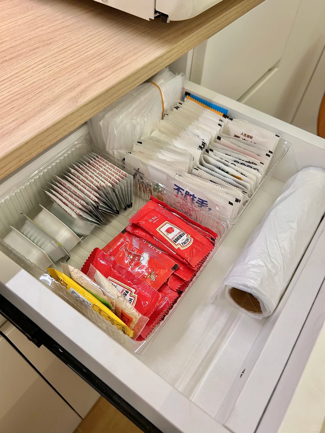 Mẹ không mua hộp lưu trữ, vẫn giữ nhà ngăn nắp hoàn hảo: 12 mẹo tận dụng đồ cũ khiến tôi thật sự nể phục- Ảnh 2.