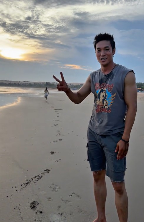 Hot TikToker 1,1 triệu follow vướng tin đồn hẹn hò nam thần 9X ngay đầu năm - Ảnh 2.