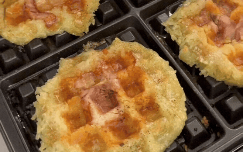 Tuyệt chiêu "giải cứu" bánh chưng, bánh tét rần rần cõi mạng: Chỉ cần một chiếc máy waffle, nhàn tênh mà giòn rụm khó cưỡng!- Ảnh 3.