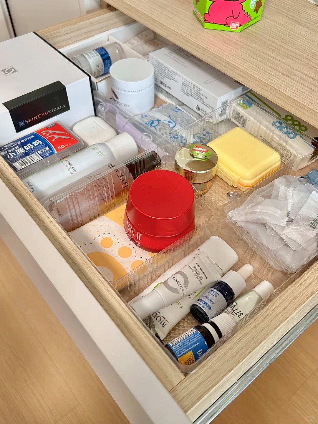 Mẹ không mua hộp lưu trữ, vẫn giữ nhà ngăn nắp hoàn hảo: 12 mẹo tận dụng đồ cũ khiến tôi thật sự nể phục- Ảnh 1.