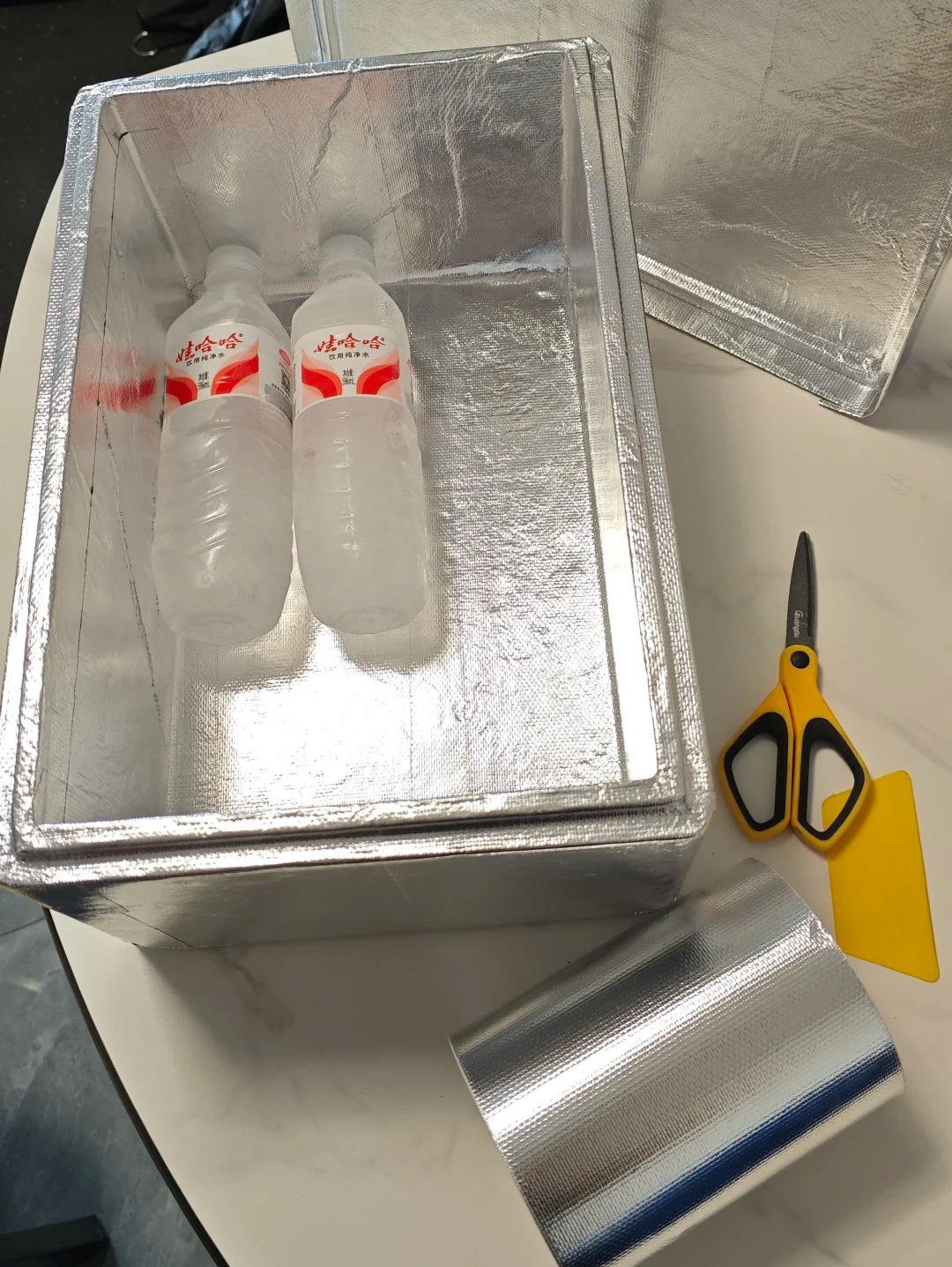 Mẹ không mua hộp lưu trữ, vẫn giữ nhà ngăn nắp hoàn hảo: 12 mẹo tận dụng đồ cũ khiến tôi thật sự nể phục- Ảnh 10.