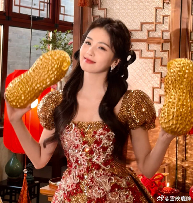 Bắt gặp cặp diễn viên hot nhất năm 2025 